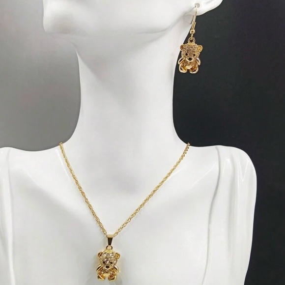 Womens Set Of Teddy Bear Gold Toned Necklace And Earrings New - Picture 5 of 5